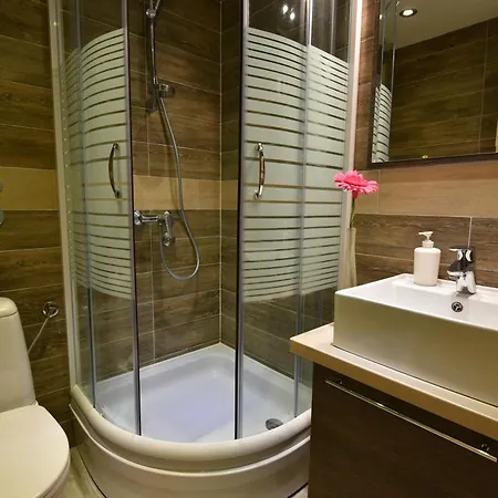 天然木别墅酒店 *