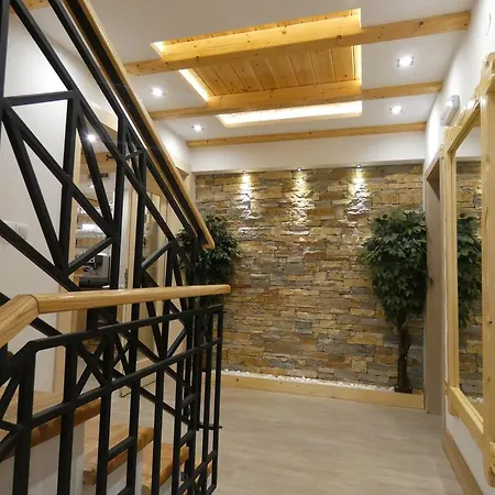 Daire Natural Wood *